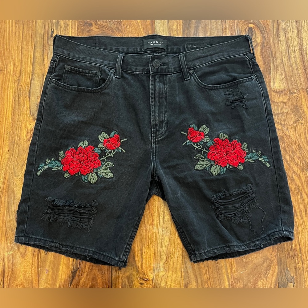 Pacsun Rose Embroidered Distressed Denim Shorts Slim W36
